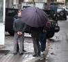 Roditelji uhapšenih mladića ispred policijske stanice