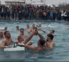 Gornje kusce plivanje za časni krst