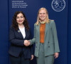 Vjosa Osmani i Elina Valtonen