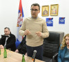 Petar Petković sa raseljenima u Jagodini