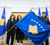 Vjosa Osmani predala zastavu kosovskim skijašima