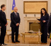 ademi i šalja dok vjosa čita ukaz