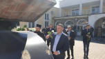 Popović polaže cveće