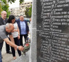 Polaganje cveća na spomenik Istina povodom 22 godine od kidnapovanja rudara u Belaćevcu.jpg