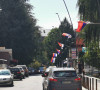 Severna Mitrovica okićena zastavama Srbije