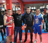Bokseri Pavlović i Milosavljević sa trenerima Kik boks kluba 028 i bokserskog kluba Vitez.jpeg
