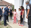 Rakić uručio ključeve od novih kuća Nisićima i Dimićima u Klokotu