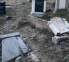 Porušeni spomenici na groblju u Kišnici.jpg