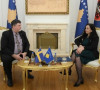 Magnus Džejkobson i Vjosa Osmani