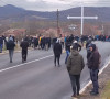 srbi_na_severu_postavljaju_barikade