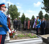 Ministar odbrane Miloš Vučević polaže venac na grob Savi Erdeljanu 