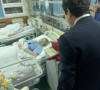 Aljbin Kurti u poseti porodilištu