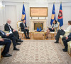 Vjosa Osmani sa ambasadorima na Kosovu