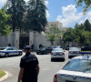Policija ispred Ambasade Izraela