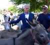 Arijanit Koci sa magarcima ispred skupštine