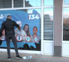 Uklanjanje promo materijala stranke Nenada Rašića sa lokala u Leposaviću