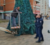 Postavljanje novogodišnje jelke