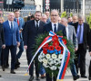 Đuro Macut i članovi vlade polažu venac