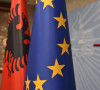 Zastave EU i Albanije