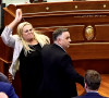 Time Kadrijaj gađa Kuritja - Reporteri