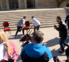 Demonstranti rasturaju Ramine stolice