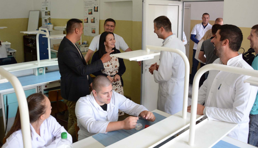 Pomoć za Medicinsku školu u KM Pomoć za Medicinsku školu u KM