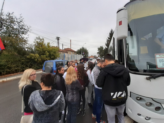 Mališani iz Zvečana krenuli za Beograd Mališani iz Zvečana krenuli za Beograd