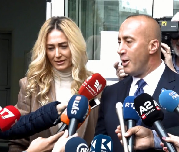 Ramuš Haradinaj na biračkom mestu