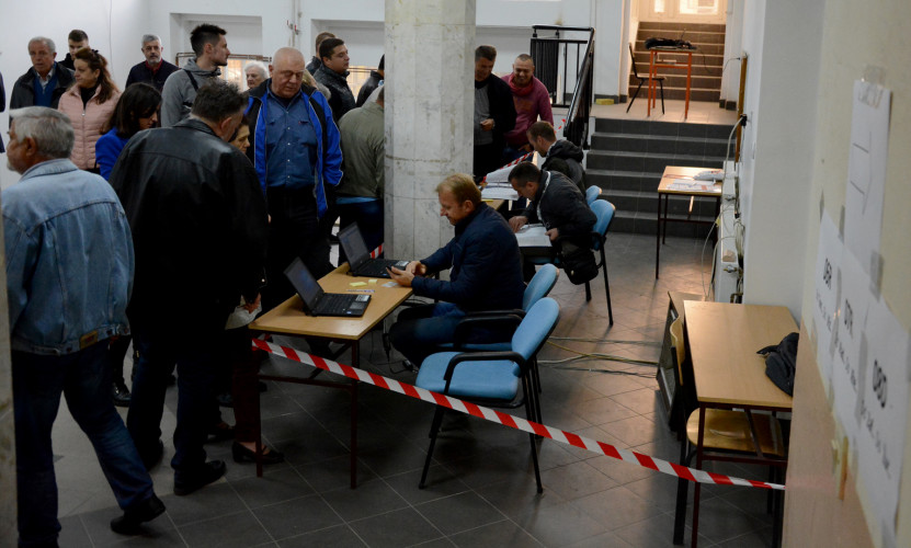 Guzve na biralištima u Severnoj Mitrovici