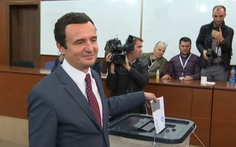 Kurti glasao