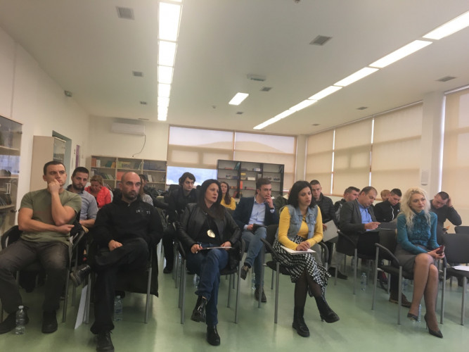Učesnici debate o infrastrukturnim potrebama Severne Mitrovice Učesnici debate o infrastrukturnim potrebama Severne Mitrovice