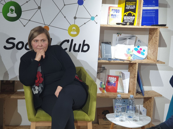 Ana Kostić - profesorka srpskog jezika Ana Kostić - profesorka srpskog jezika