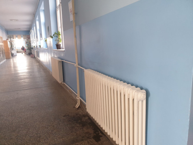 Postavljanjem dva nova kotla, grejanje u školi će biti mnogo bolje Postavljanjem dva nova kotla, grejanje u školi će biti mnogo bolje