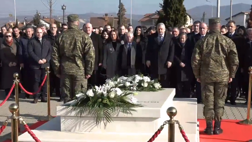 Odavanje pošte Rugovi