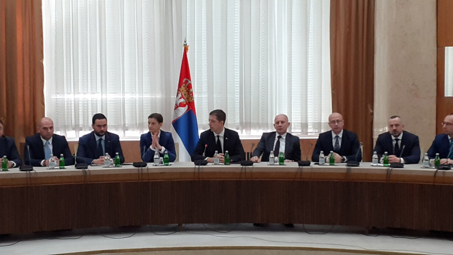 Marko Đurić i Ana Brnabić sa političkim predstavnicima Srba s Kosova Marko Đurić i Ana Brnabić sa političkim predstavnicima Srba s Kosova