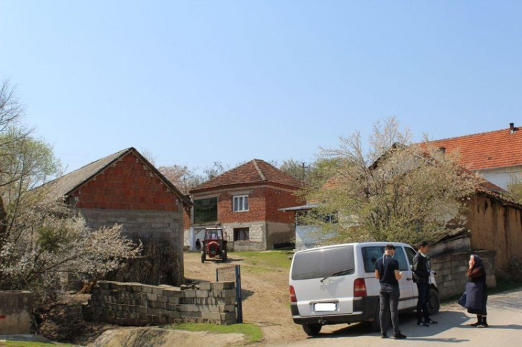 Članovi humanitarne organizacije Kosovsko Pomoravlje Članovi humanitarne organizacije Kosovsko Pomoravlje