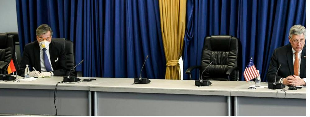 Aljbin Kurti sa ambasadorima