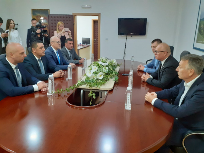 Vesić u poseti Severnoj Mitrovici