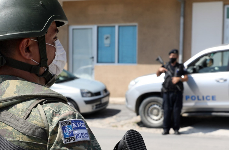 Kfor i kosovska policija u zajedničkoj patroli 