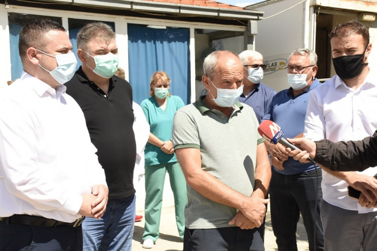 Gračanica Dom zdravlja u Ugljaru Gračanica Dom zdravlja u Ugljaru