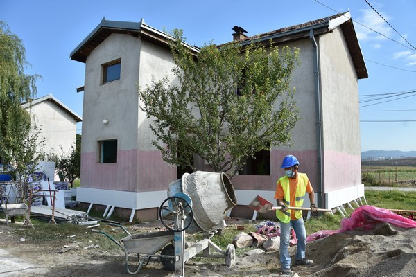 Renoviranje kolektivnog centra u Ugljaru