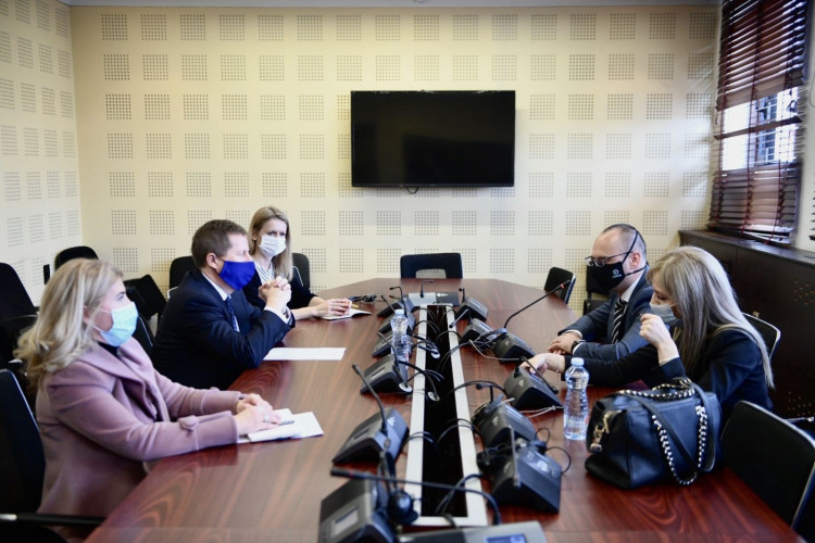 Igor Simić i Miljana Nikolić sa Tomašom Suniogom