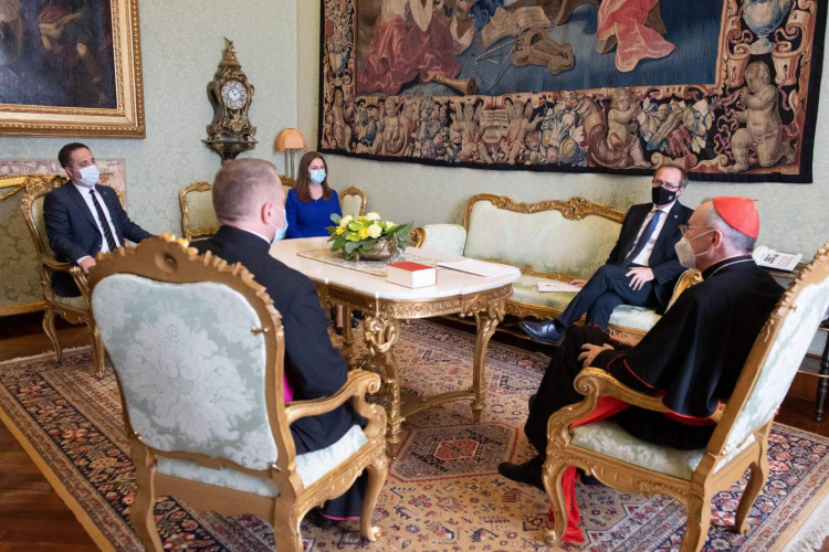 Hoti i kardinal Parolini
