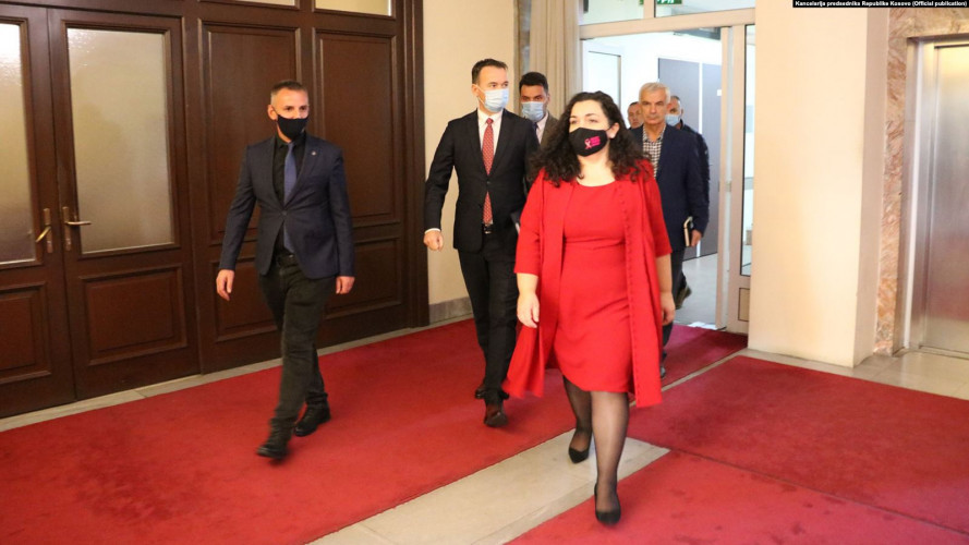 ili koalicije koja na osnovu izbornog rezultata čini većinu u Skupštini. ili koalicije koja na osnovu izbornog rezultata čini većinu u Skupštini.
