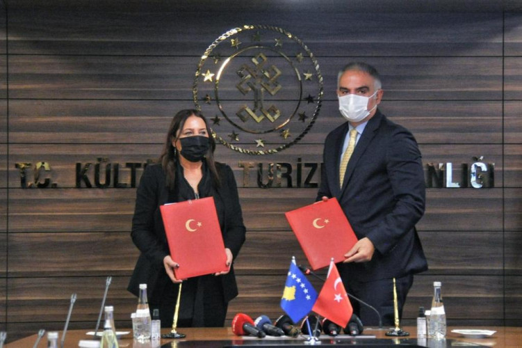 Vljora Dumoši i Mehmet Nuri Ersoi