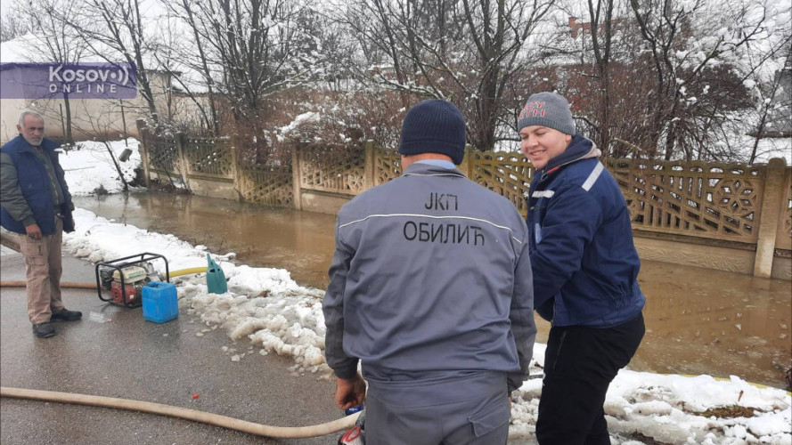 Sa muljnim pumpama izbacuju vodu