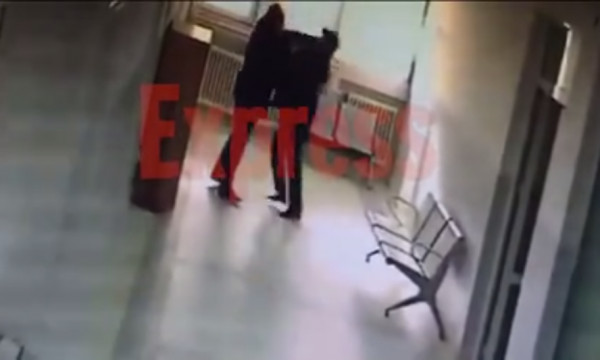 bulići napada službenika