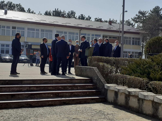Sastanak Vučića sa Srbima sa Kosova Sastanak Vučića sa Srbima sa Kosova