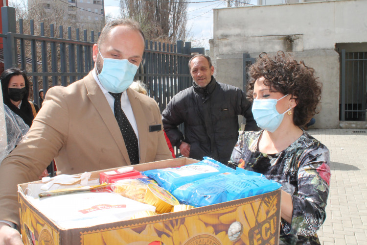Humanitarna pomoć za socijalno ugrožene porodice Humanitarna pomoć za socijalno ugrožene porodice