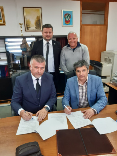 Potpisivanje sporazuma o saradnji između Fakulteta za sport i Odbojkaškog saveza KiM